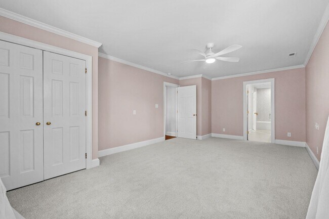 Building Photo - 5704 Woodside Ave