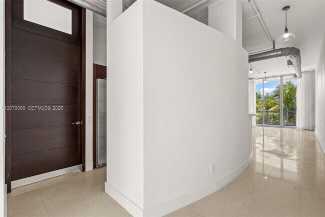 Building Photo - 3029 NE 188th St