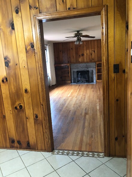 Building Photo - 100 Lowry Ln