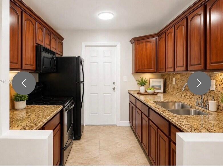 Kitchen - 12590 NE 16th Ave