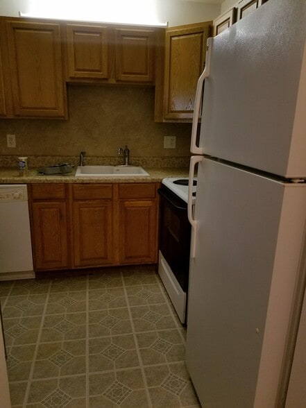 Kitchen - 800 NW Fork Rd