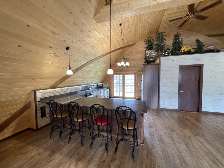 Dining - 3907 Maple Dr SE
