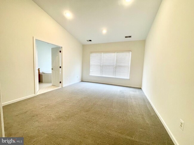 Building Photo - 42683 Sandman Terrace
