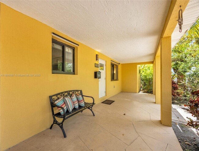 Building Photo - 6611 SW 63rd Ave