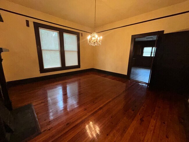 Building Photo - 179 Lagrange St