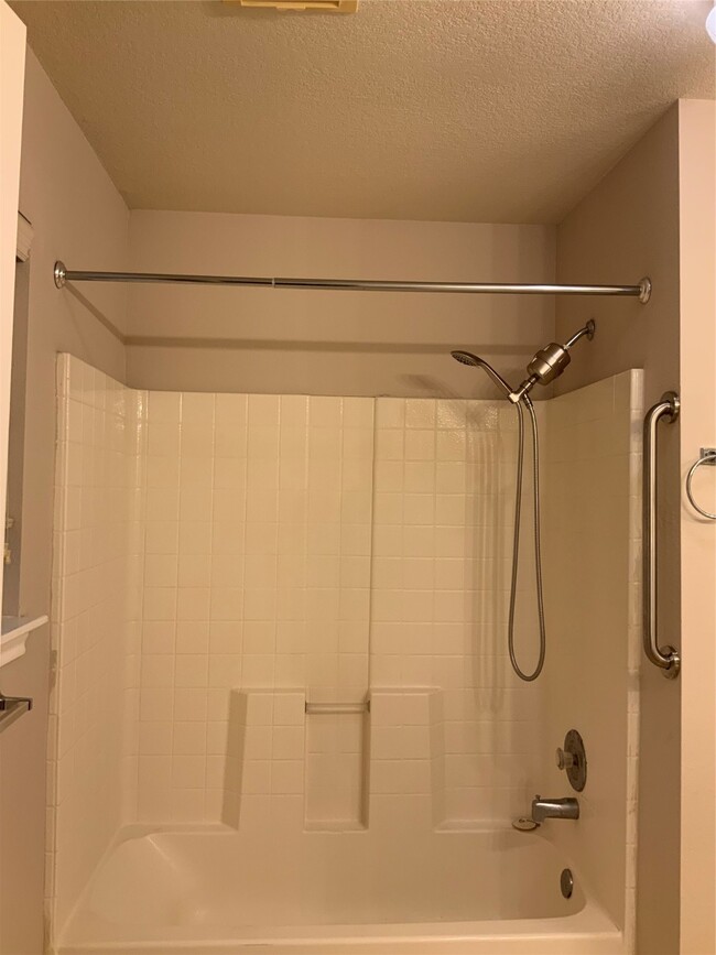 Building Photo - 1804 Arbor Glen