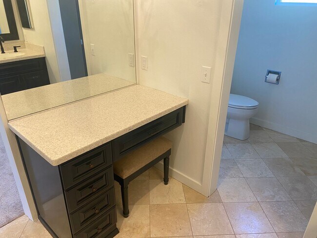 Building Photo - Beautiful, Updated 3 Bed/2 Bath in Highly Desired San Carlos!