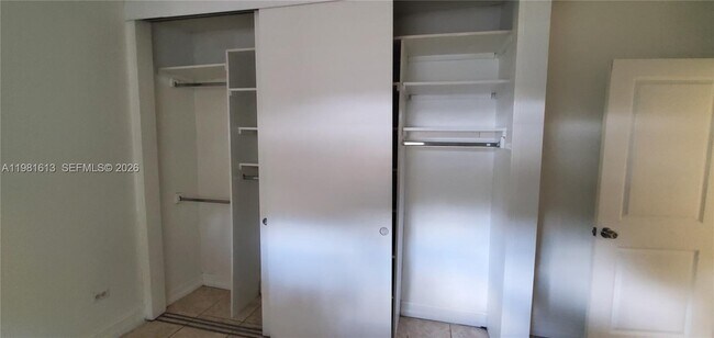 Building Photo - 1925 Madison St