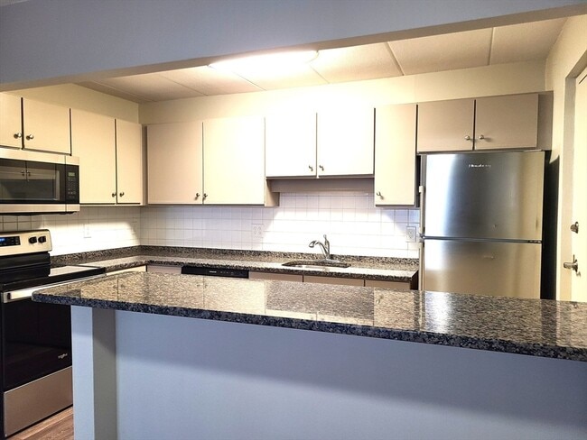 Building Photo - 576 Washington St