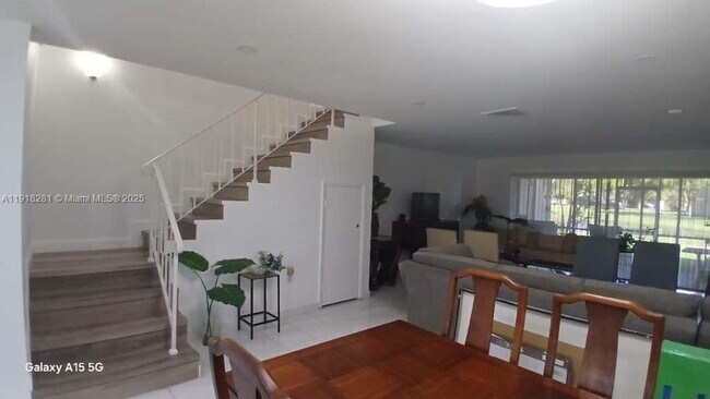 Building Photo - 3851 Estepona Ave