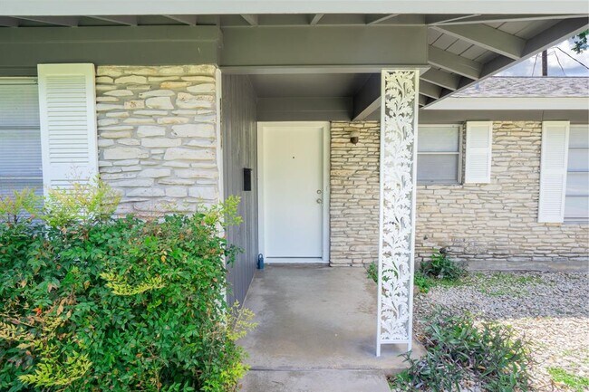 Building Photo - 8204 Easter Cove