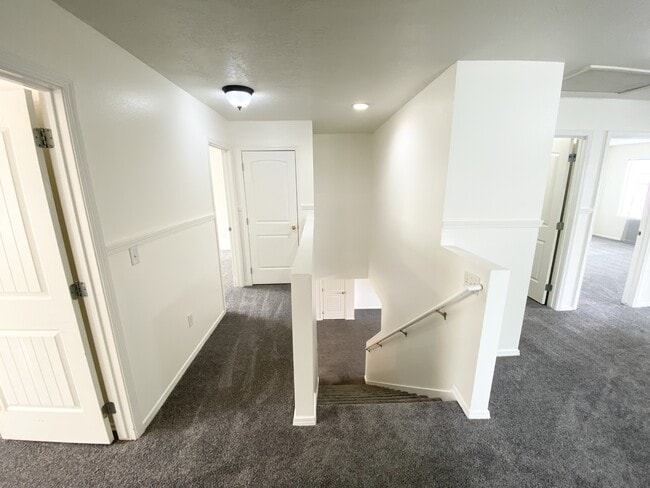 Building Photo - 1243 W 520 S