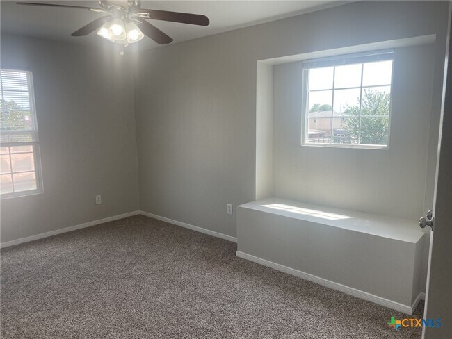 Building Photo - 4616 Indigo Dr
