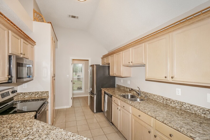 Building Photo - 4730 Buckhead Cir