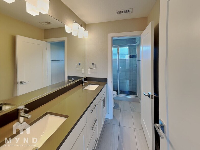 Building Photo - 5366 Allison St