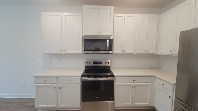 Building Photo - Section 8 Welcome!! "Chic Comfort Awaits: 3-Bedroom Haven with Granite Elegance in Huntsville"