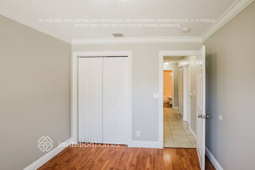 Building Photo - 119 NW 44th Terrace