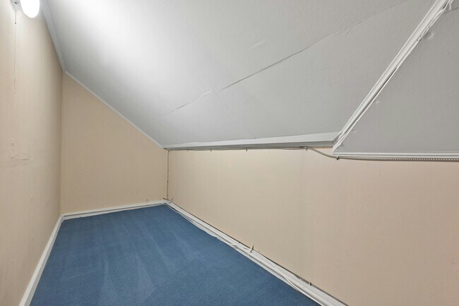 Building Photo - 288 S Van Dien Ave