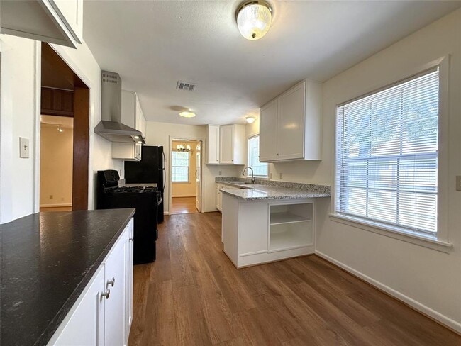 Building Photo - 10607 Clematis Ln