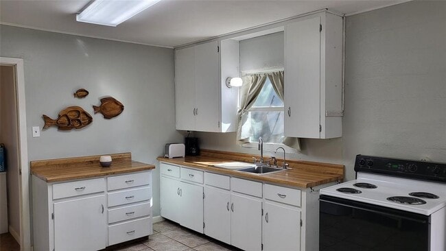 Building Photo - 25208 Old Ferry Rd