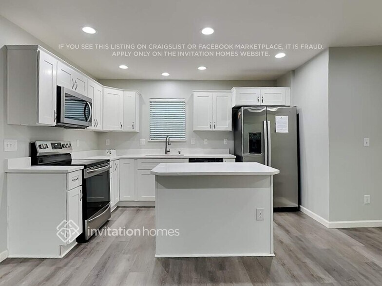 Building Photo - 3651 London Loop NE