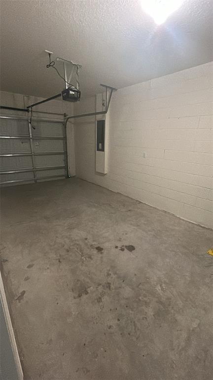 Building Photo - 1223 Draintree St