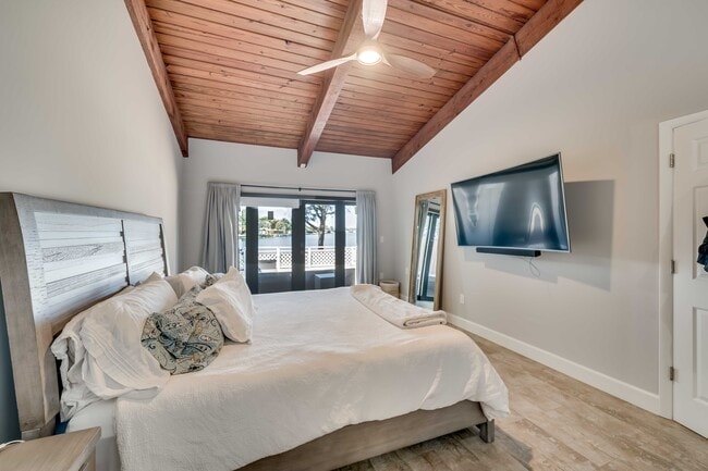 Building Photo - 2250 Buttonwood Ave