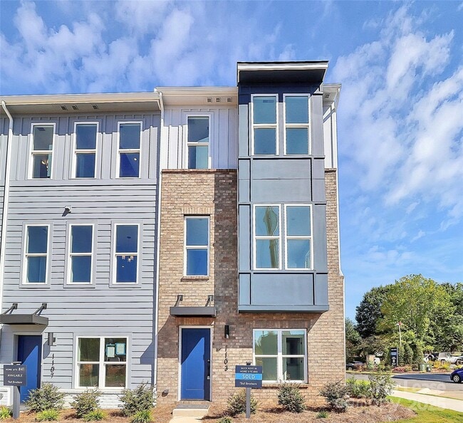 Primary Photo - 1103 Kokomo Ln