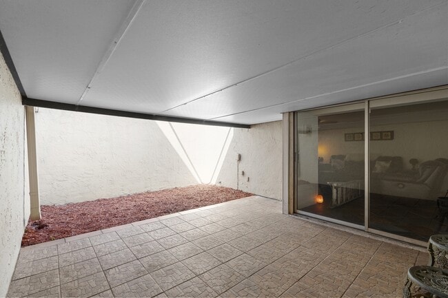 Building Photo - 104 Madrid Dr