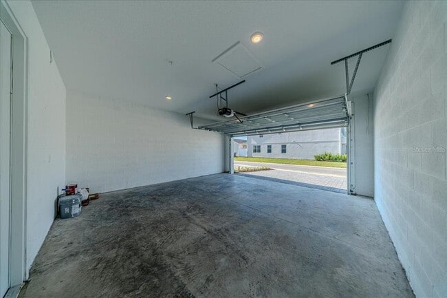 Building Photo - 1850 Falconhurst Ln