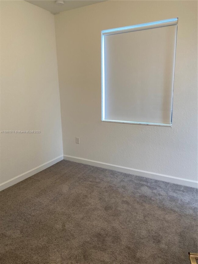 Building Photo - 316 NE 208th Ter