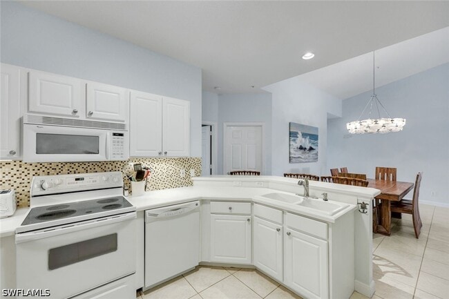 Building Photo - 2110 Cay Lagoon Dr