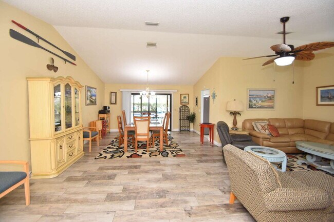 Building Photo - Absolutely adorable 3 bedrooms 2 bath Cana...