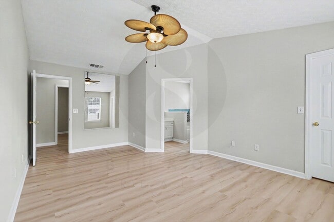 Building Photo - 4BR/2.5BA Home Conveniently Located Off Jimmy Carter Blvd!