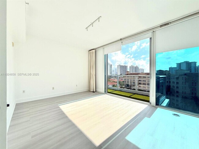 Building Photo - 2950 NE 188th St