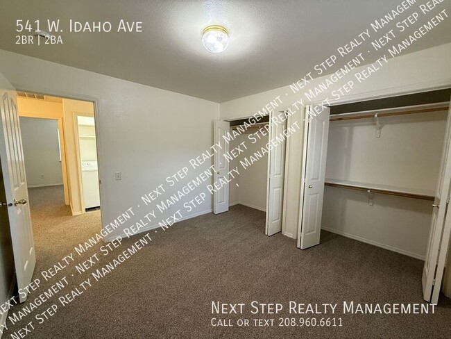 Building Photo - 2 Bed 1.5 Bath Meridian - NO SECURITY DEPO...