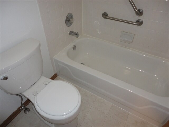 Building Photo - 5 Andover Ct