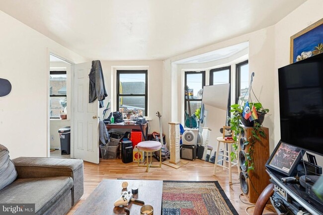 Primary Photo - 252 South St