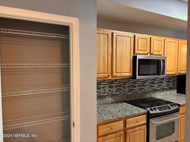 Building Photo - 10075 Gate Pkwy N