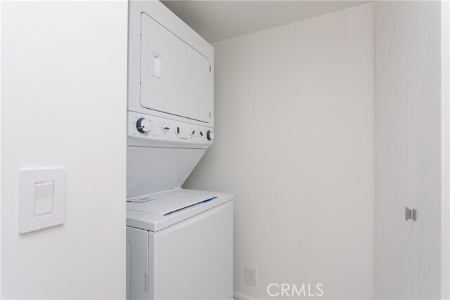 Building Photo - 601 Lido Park Dr