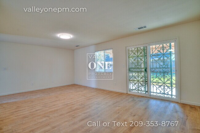 Building Photo - 1634 Arlington Ct