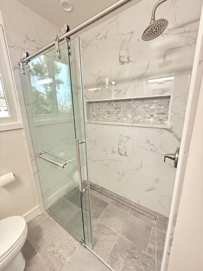 Building Photo - Charming 2-Bedroom Home Large Rumpus Room,...