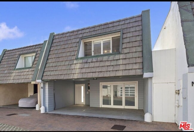 Building Photo - 11770 Pacific Coast Hwy