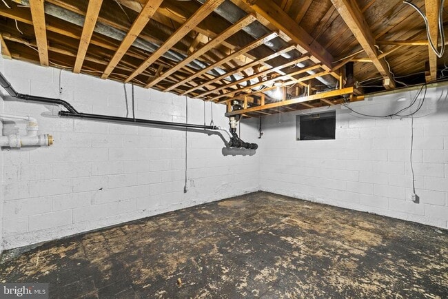 Building Photo - 2917 1st St