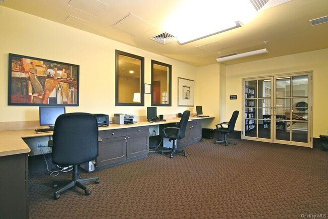 Building Photo - 300 Mamaroneck Ave