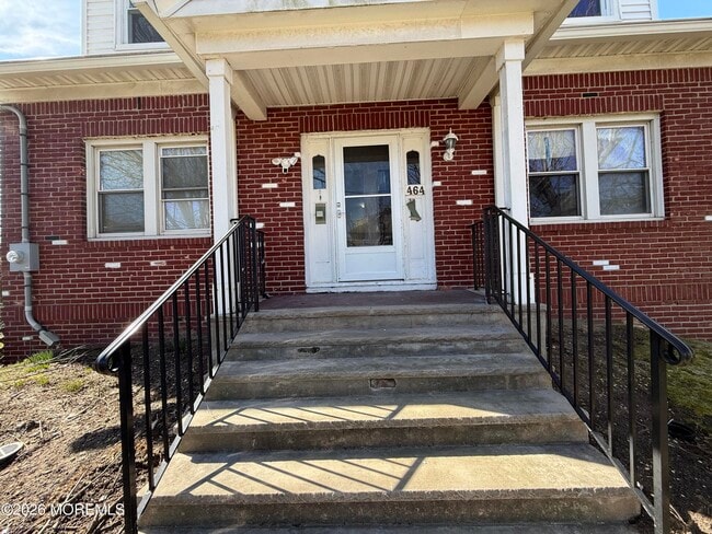 Building Photo - 464 2nd Ave