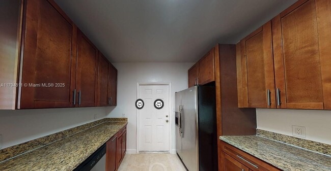 Building Photo - 2915 SW 24th Ter