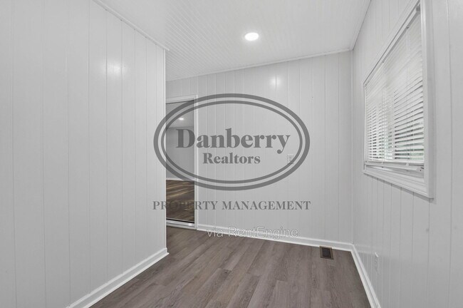Building Photo - 6051 Graystone Dr