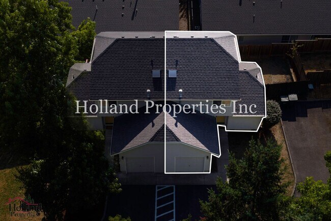 Building Photo - 9055 SW Sagert St