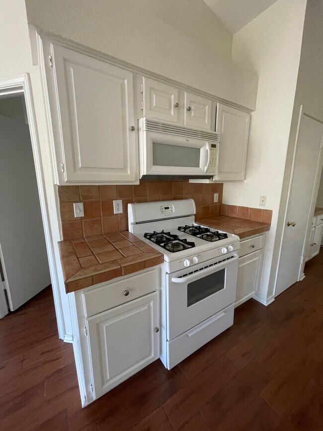 Building Photo - Lovely 4/2 home on a quiet street in the heart of Cedar Park!